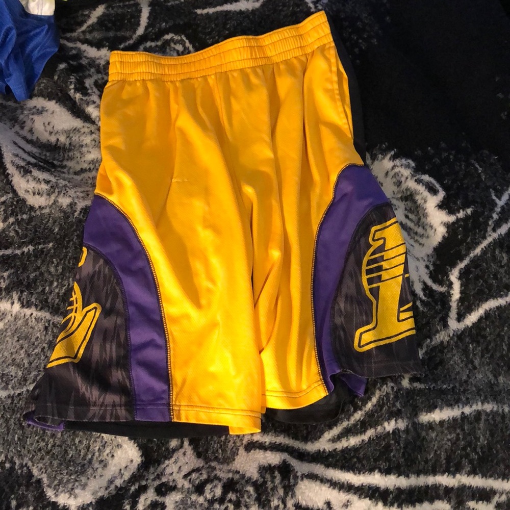 LAKERS basketball shorts (L)